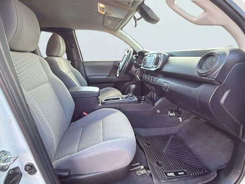 Used 2022 Toyota Tacoma SR image 13