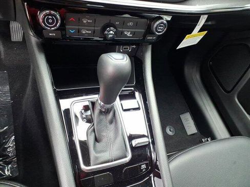 New 2026 Jeep Compass Latitude AWD/4WD image 25
