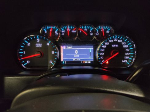 Used 2015 Chevrolet Suburban LS RWD image 23