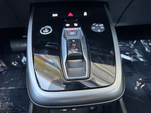 Used 2022 Audi Q4 e-tron Premium Plus w/ Premium Plus image 27