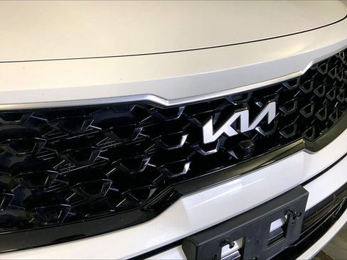 Certified 2024 Kia Sorento SX Prestige w/ Panoramic Sunroof Package AWD/4WD image 30