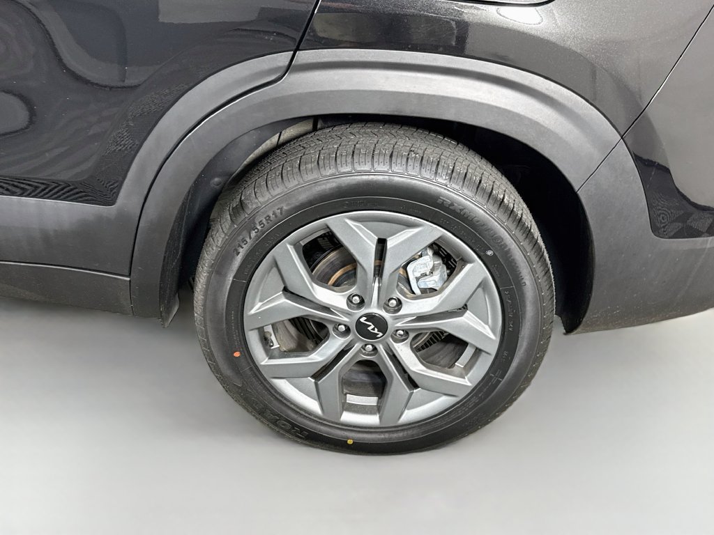 Used 2026 Kia Seltos LX FWD image 32