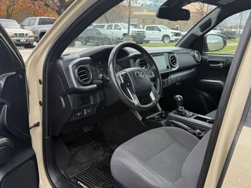 Used 2018 Toyota Tacoma SR5 image 13