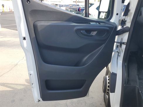 Used 2019 Freightliner Sprinter 3500 image 20