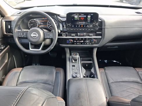 Certified 2022 Nissan Pathfinder Platinum w/ Cargo Package AWD/4WD image 9