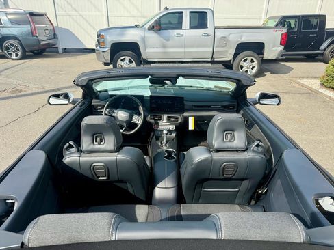 Used 2024 Ford Mustang Convertible RWD image 18
