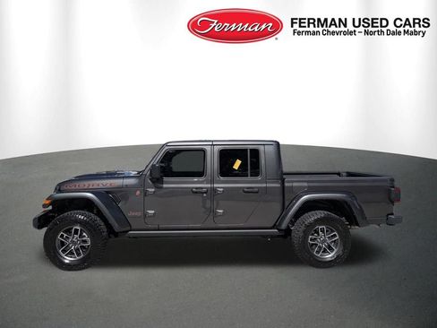 Used 2025 Jeep Gladiator Mojave w/ Convenience Group AWD/4WD image 12