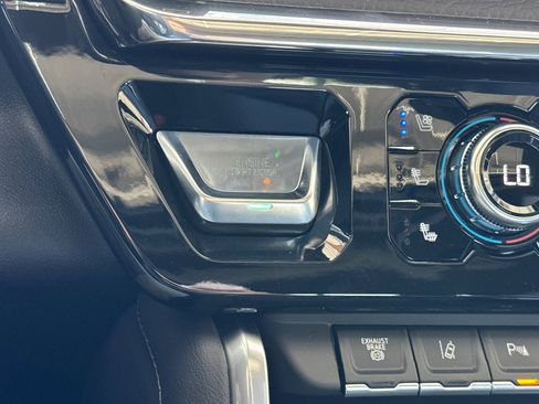 New 2025 GMC Sierra 2500 Denali w/ Denali Reserve Package image 23