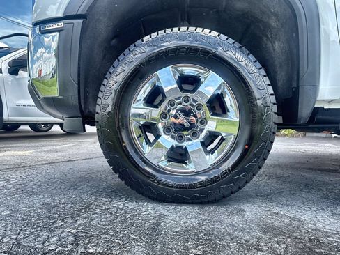 Used 2024 GMC Sierra 2500 Pro w/ Convenience Package AWD/4WD image 10