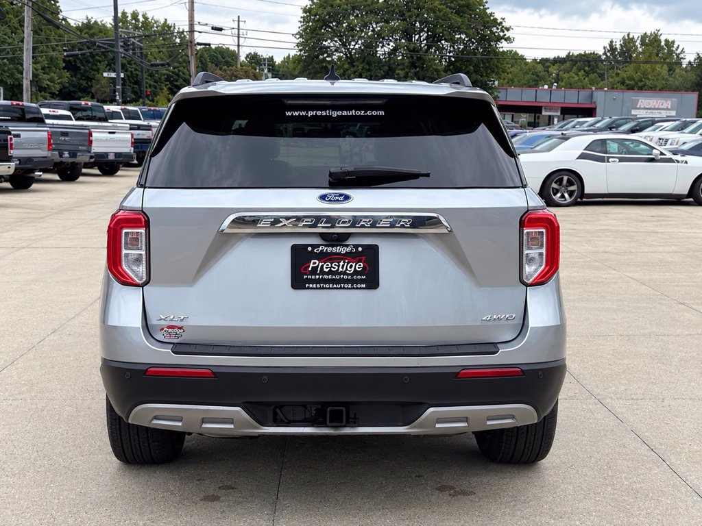 Used 2022 Ford Explorer XLT w/ Equipment Group 202A AWD/4WD image 16