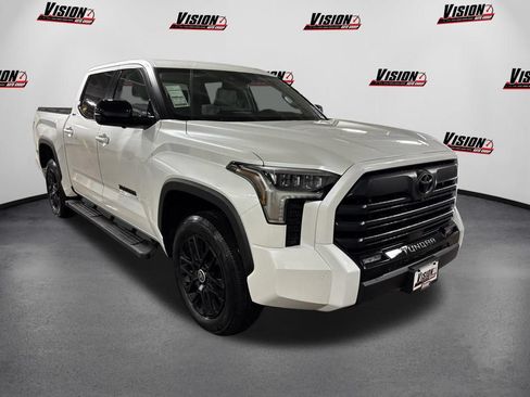 Used 2024 Toyota Tundra Limited AWD/4WD image 7