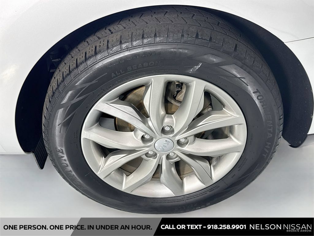 Used 2021 Kia Sedona EX FWD image 32