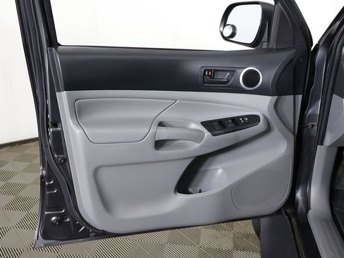 Used 2014 Toyota Tacoma 4x4 Double Cab w/ SR5 Package image 19