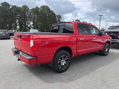 Used 2021 Nissan Titan SV w/ SV Convenience Package AWD/4WD image 8