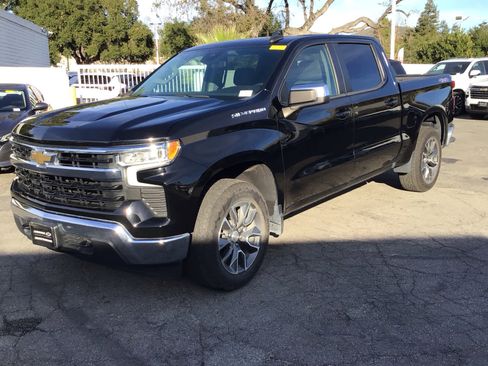 Used 2023 Chevrolet Silverado 1500 LT image 2