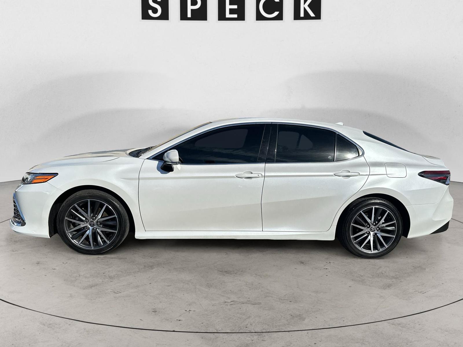 Used 2024 Toyota Camry XLE w/ Cold Weather Package FWD image 2