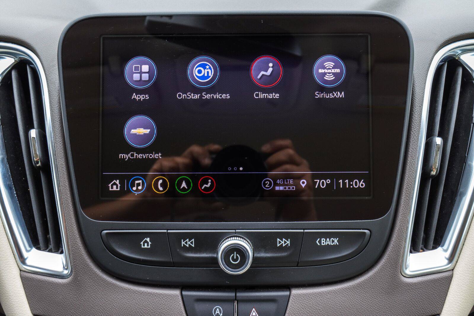 Used 2024 Chevrolet Malibu LT FWD image 9
