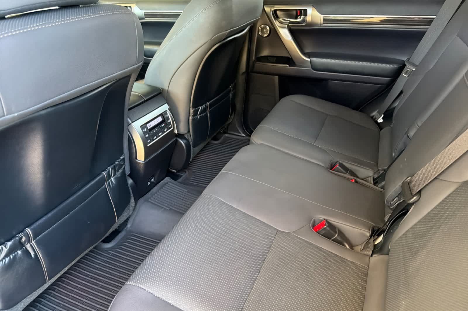 Certified 2023 Lexus GX 460 Premium w/ Premium Plus Package AWD/4WD image 4
