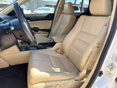 Used 2011 Honda Crosstour EX-L image 16