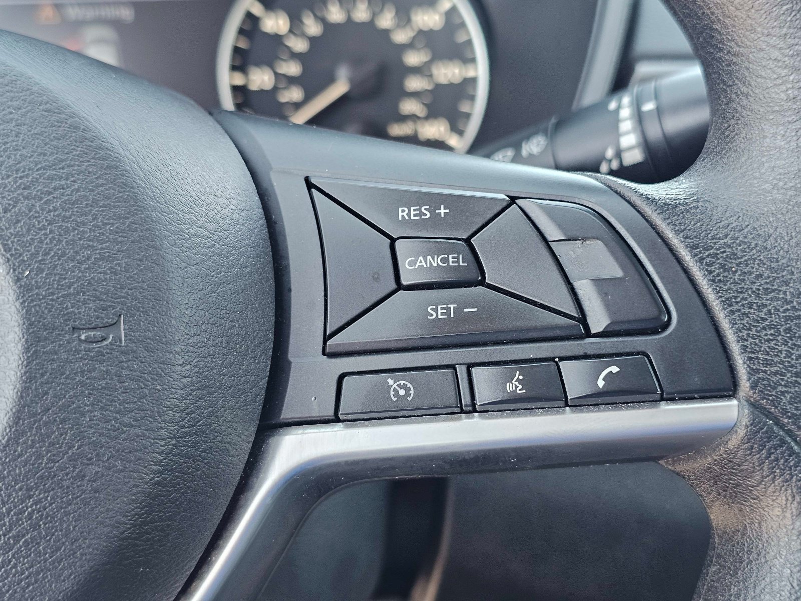 Used 2025 Nissan Altima 2.5 SV FWD image 19
