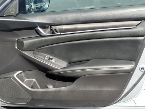 Used 2021 Honda Accord Sport image 12