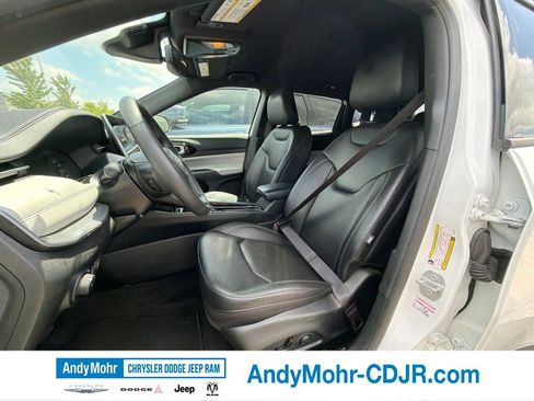Used 2025 Jeep Compass Limited AWD/4WD image 3