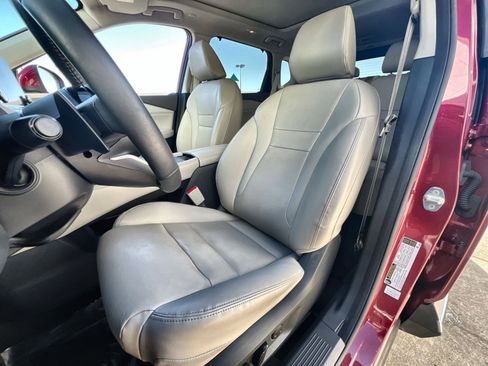 Used 2023 Nissan Rogue SL w/ SL Premium Package image 13