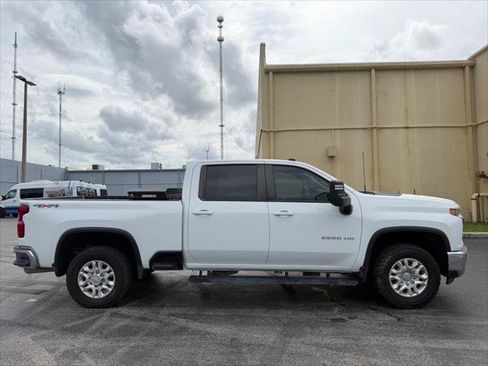 Used 2023 Chevrolet Silverado 2500 LT w/ Convenience Package AWD/4WD image 9
