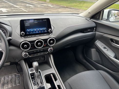 Used 2025 Nissan Sentra SV FWD image 30