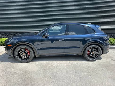 Used 2026 Porsche Cayenne GTS AWD/4WD image 2