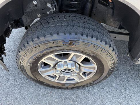 Used 2025 Ford F250 Lariat AWD/4WD image 46