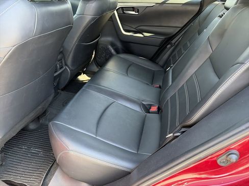 Used 2019 Toyota RAV4 XLE Premium w/ Cold Weather Package AWD/4WD image 22