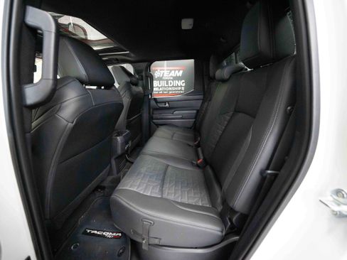 Used 2024 Toyota Tacoma TRD Sport w/ TRD Sport Premium Package AWD/4WD image 23