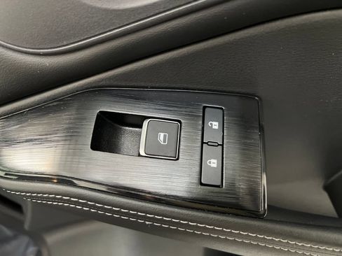 Used 2024 Nissan Rogue SL AWD/4WD image 31