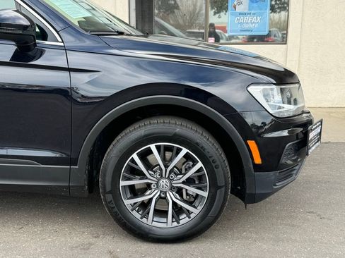 Used 2019 Volkswagen Tiguan SE w/ Panoramic Sunroof Package AWD/4WD image 2