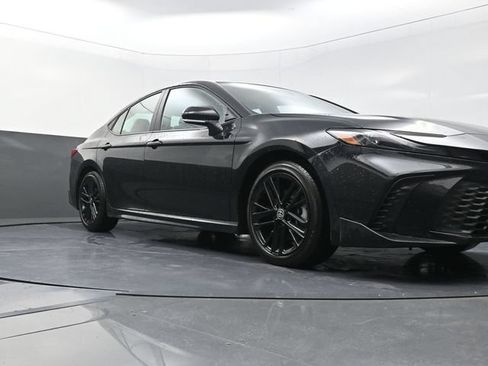 Used 2026 Toyota Camry SE FWD image 31