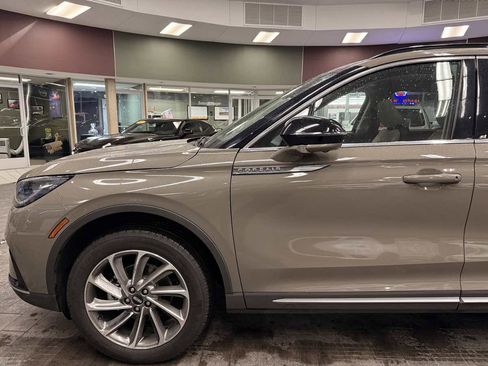 Used 2025 Lincoln Corsair AWD w/ Equipment Group 101A image 17