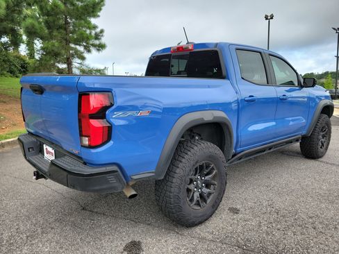 Used 2025 Chevrolet Colorado ZR2 w/ Midnight Edition AWD/4WD image 23