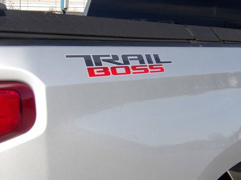 Used 2021 Chevrolet Silverado 1500 Custom Trail Boss image 11