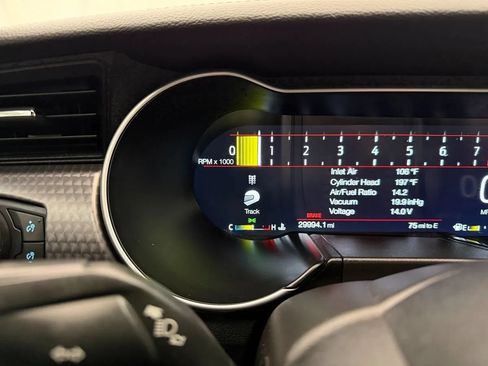 Used 2018 Ford Mustang GT Premium w/ GT Performance Package RWD image 22