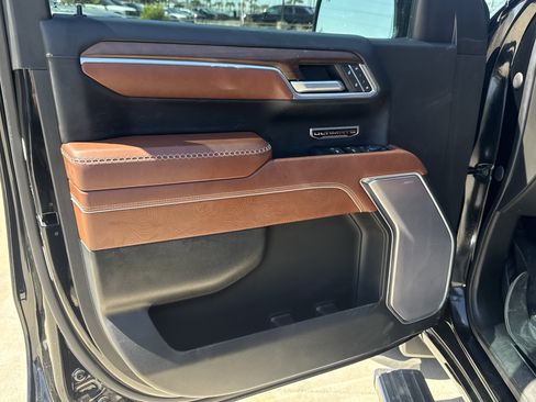 Used 2023 GMC Sierra 1500 Denali Ultimate image 3