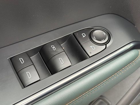 Certified 2025 GMC Acadia AT4 w/ Luxury Package image 8