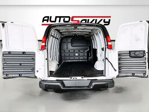 Used 2025 GMC Savana 2500 w/ Driver Convenience Package RWD image 25