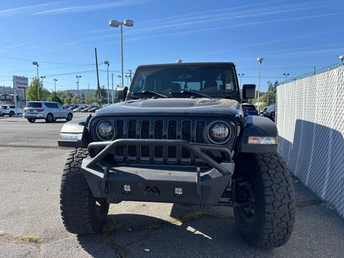 Used 2021 Jeep Gladiator Rubicon AWD/4WD image 2