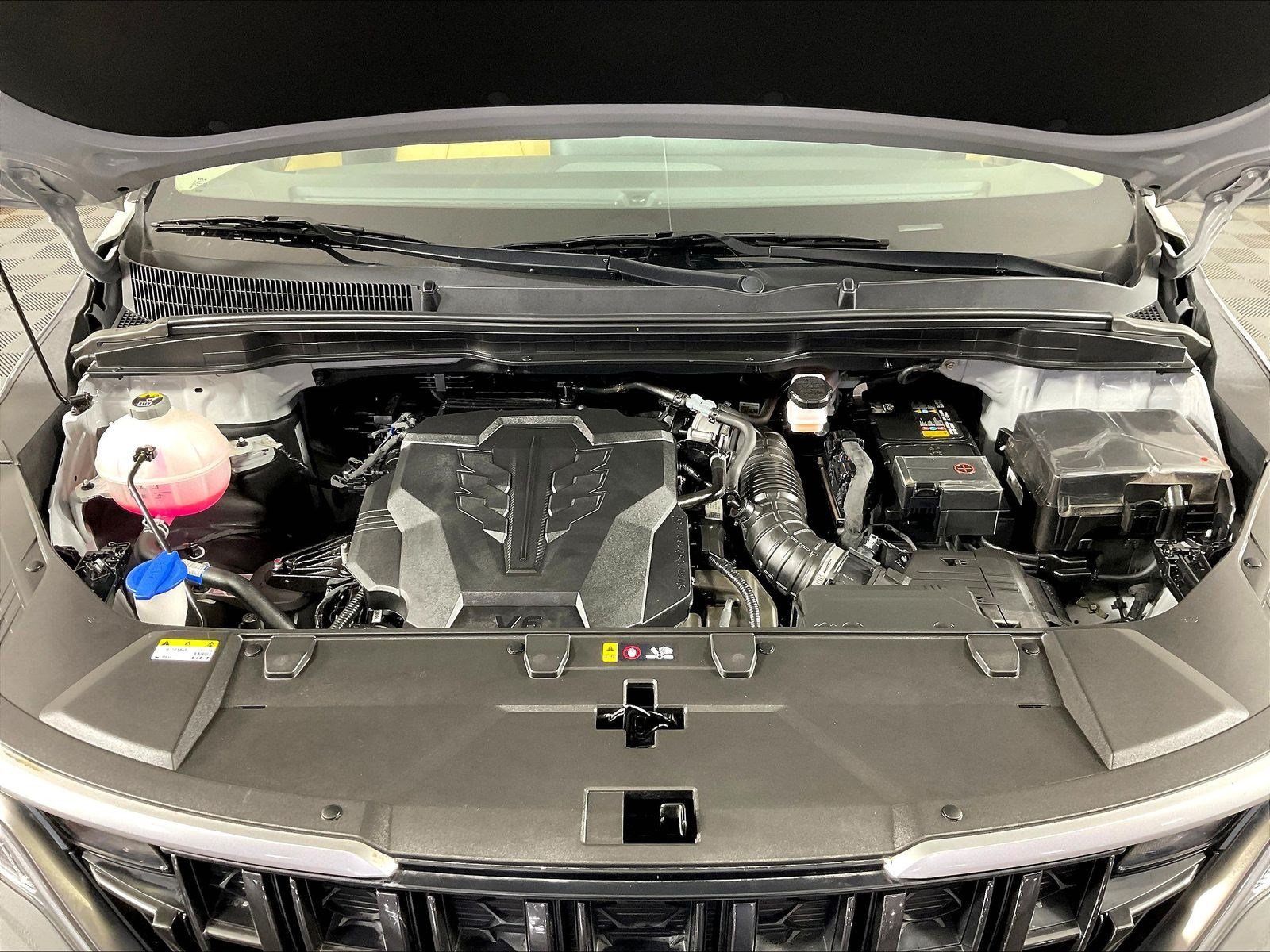 Used 2024 Kia Carnival EX FWD image 30
