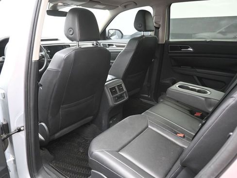 Used 2019 Volkswagen Atlas SEL FWD image 2