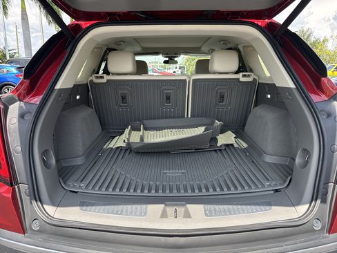 Used 2021 Cadillac XT5 Premium Luxury w/ LPO, Floor Liner Package FWD image 10