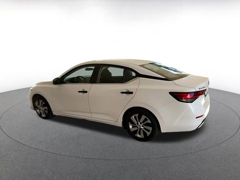 Used 2025 Nissan Sentra S image 10