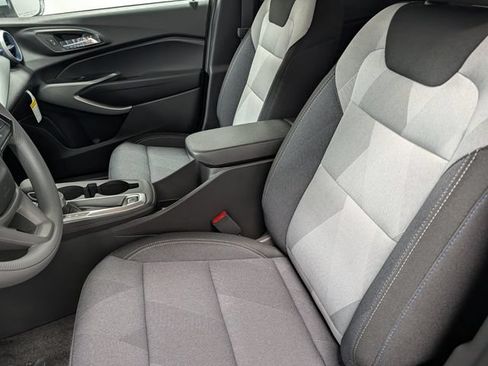New 2026 Chevrolet Trax LS w/ LS Convenience Package FWD image 9