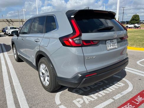 Used 2025 Honda CR-V LX image 4